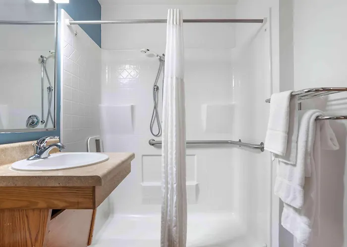 Extended America Select - - East Hotel 2*