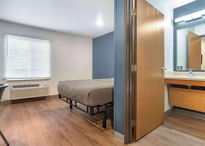 Extended America Select - - East Hotel